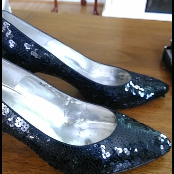 Shoes - Picture 5 of 7